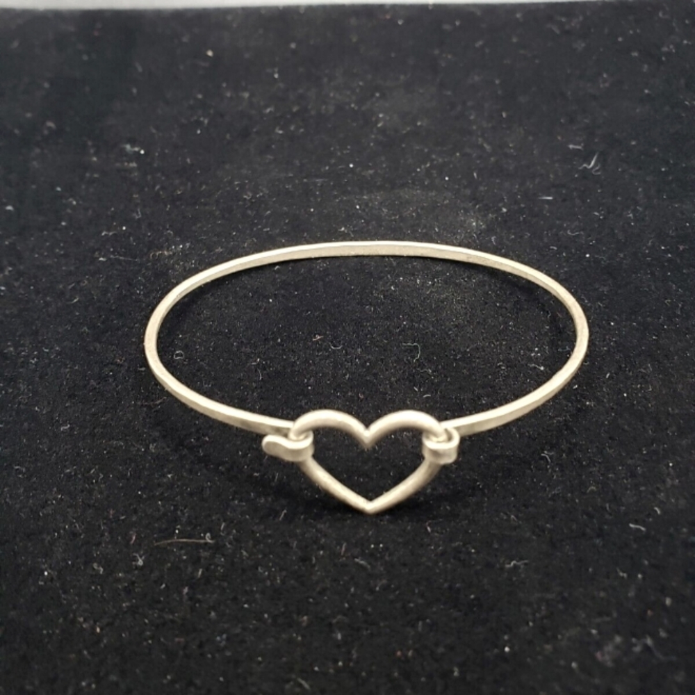 Vintage James Avery Sterling Silver Heart Hook Bracelet Bangle